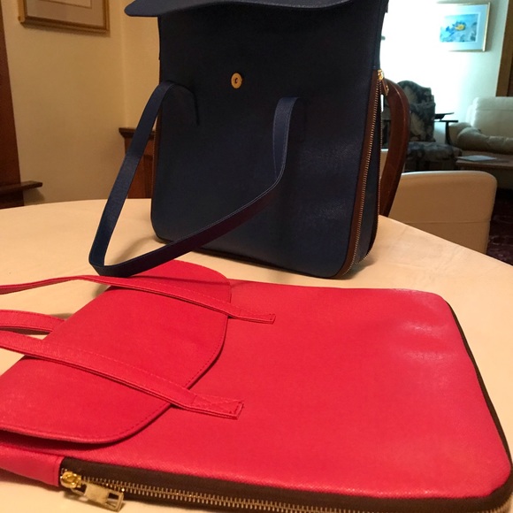 Great bag holds MacAir, iPad and more! - Picture 2 of 3